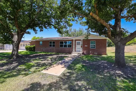 102 Rugged Rd, Ozona, TX 76943