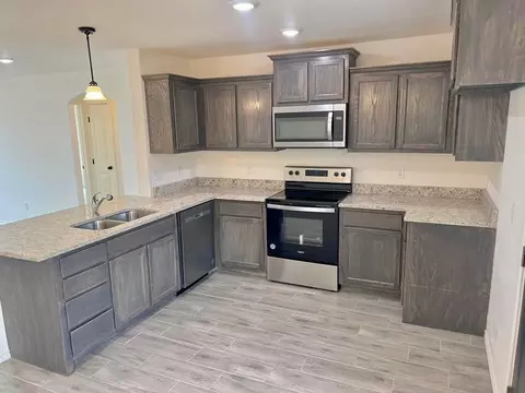 302 E 12th St, San Angelo, TX 76903 photo 3
