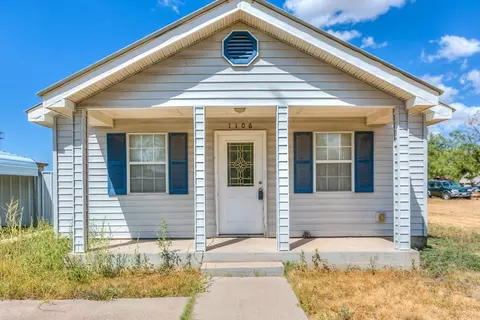 1106 N 12th St, Ballinger, TX 76821