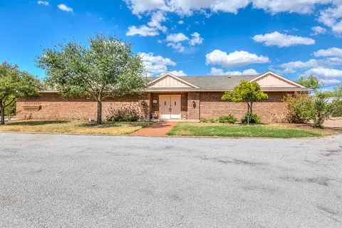 700 N 3rd St, Ballinger, TX 76821