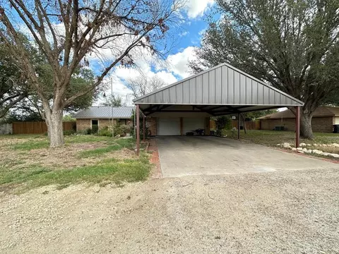 102 Laura Dr, San Angelo, TX 76905