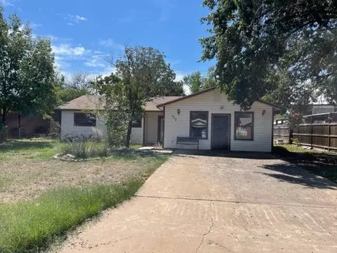 913 Stonewall Dr, San Angelo, TX 76905