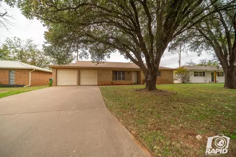 229 Nottingham Trl, San Angelo, TX 76901