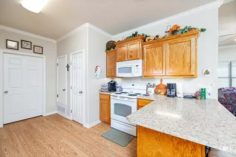 1044 Jacoby Ln, Hext, TX 76848 photo 11