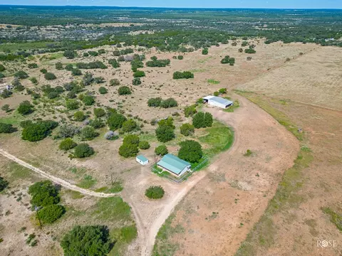 1044 Jacoby Ln, Hext, TX 76848 photo 52