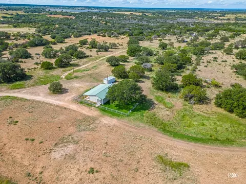 1044 Jacoby Ln, Hext, TX 76848 photo 46