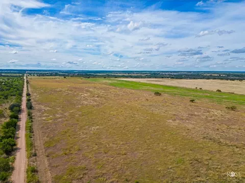 1044 Jacoby Ln, Hext, TX 76848 photo 31