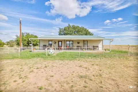 1044 Jacoby Ln, Hext, TX 76848 photo 2