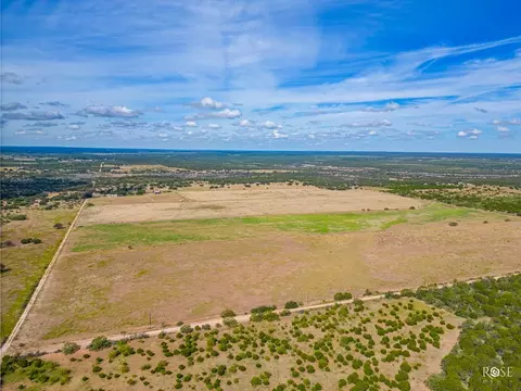 1044 Jacoby Ln, Hext, TX 76848 photo 27
