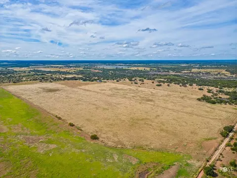 1044 Jacoby Ln, Hext, TX 76848 photo 35