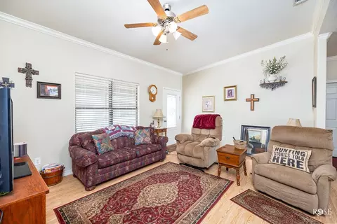 1044 Jacoby Ln, Hext, TX 76848 photo 8