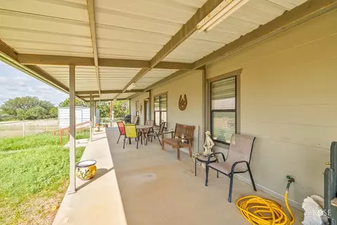 1044 Jacoby Ln, Hext, TX 76848 photo 6