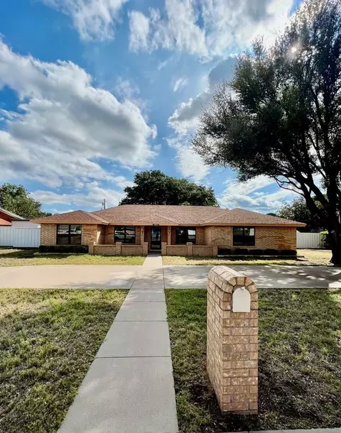 1004 Virginia Cir, Big Lake, TX 76932
