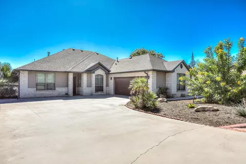2121 Mesquite Ln, San Angelo, TX 76904