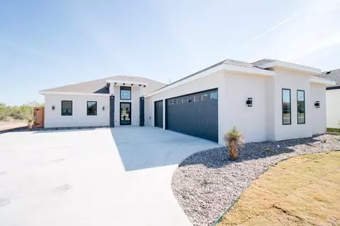 5450 Riviera Ln, San Angelo, TX 76904