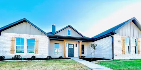 3637 Silver Spur Dr, San Angelo, TX 76904