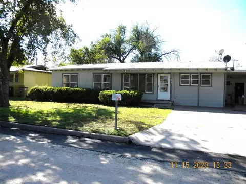 909 N Jackson St, San Angelo, TX 76903