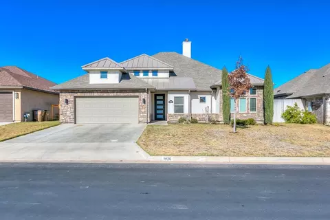 1926 Colonial Dr, San Angelo, TX 76904