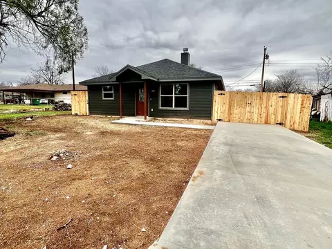 114 W Ave S, San Angelo, TX 76901