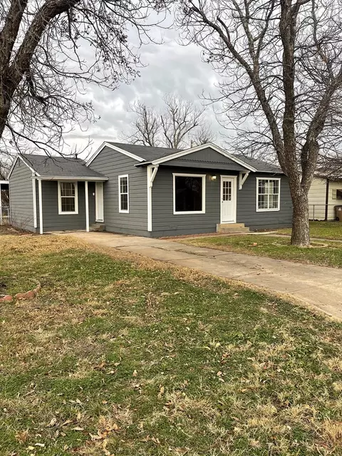 230 N Montague Ave, San Angelo, TX 76905