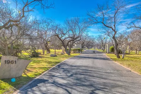 1961 Beaty Rd, San Angelo, TX 76904