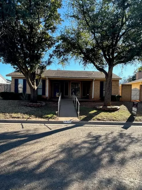 3613 Driftwood Dr, San Angelo, TX 76904