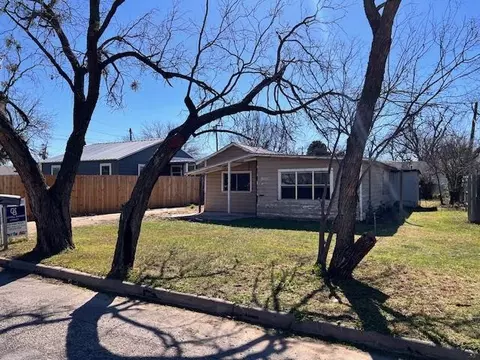 1055 N Harrison St, San Angelo, TX 76901