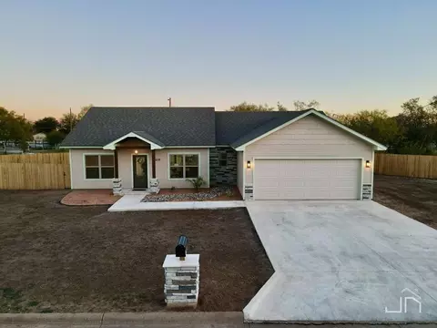 619 W Ave V, San Angelo, TX 76903