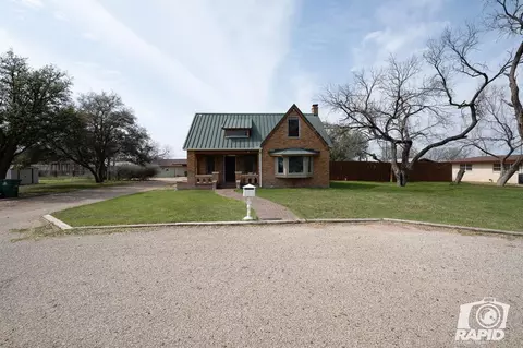 2703 Christoval Rd, San Angelo, TX 76903