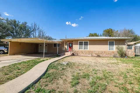202 Mesquite Dr, Ozona, TX 76943