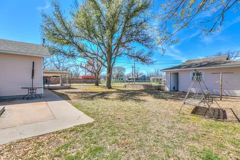 210 Largent Ave, Ballinger, TX 76821 photo 25