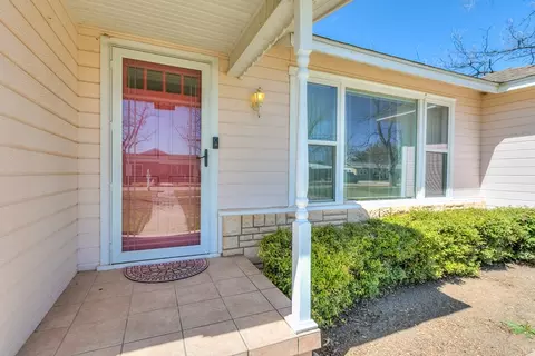210 Largent Ave, Ballinger, TX 76821 photo 5