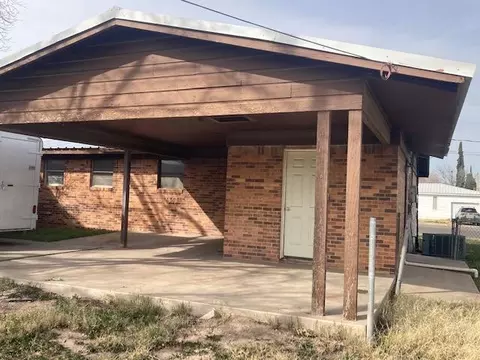 307 Third Rd, Iraan, TX 79744