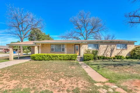 224 W Holmes Ave, Bronte, TX 76933