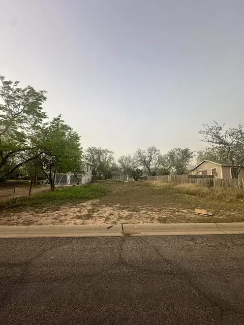 1310 E 17th St, San Angelo, TX 76903 photo 1