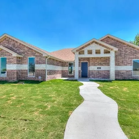 1613 Club House Ln, San Angelo, TX 76904