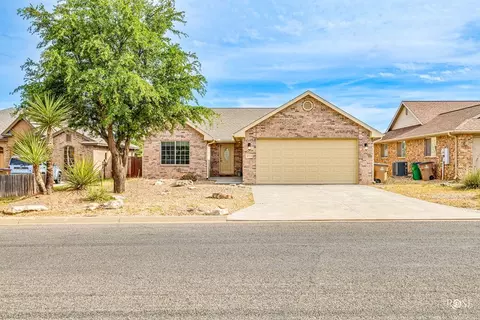 4514 Oak Grove Blvd, San Angelo, TX 76904