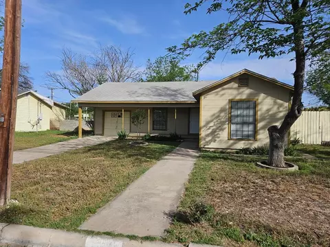 205 E 2nd St, Sonora, TX 76950