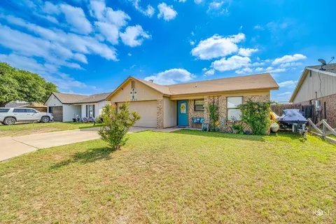 1822 La Mesa Ln, San Angelo, TX 76905