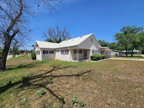808 S Prospect Ave, Sonora, TX 76950