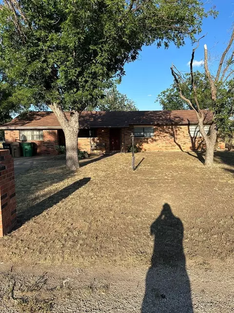 5332 Meadow Dr, San Angelo, TX 76903