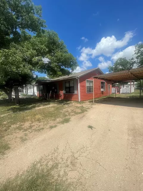 40 W 28th St, San Angelo, TX 76903