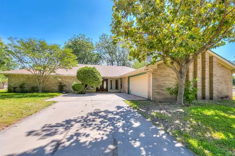 8006 S Country Club Rd, San Angelo, TX 76904