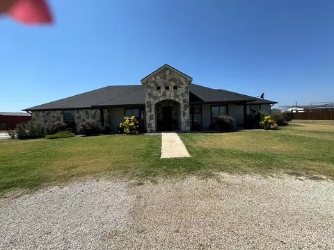 8113 Iron Horse Dr, San Angelo, TX 76905
