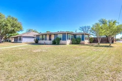 1910 Douglas Dr, San Angelo, TX 76904