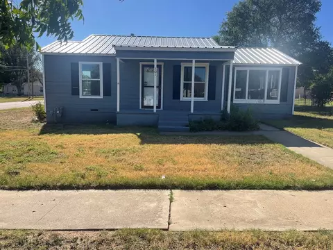 301 E Ave, Ballinger, TX 76821