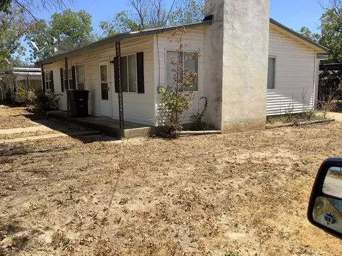 1007 Bee St, Brady, TX 76825 photo 2