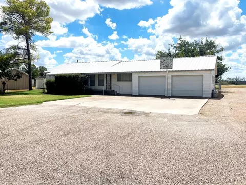 1109 W 11th St, Robert Lee, TX 76945