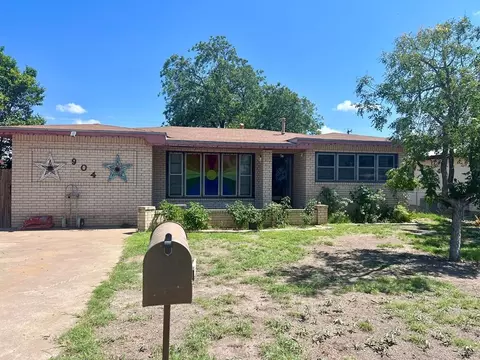 904 N N Plz, Big Lake, TX 75932