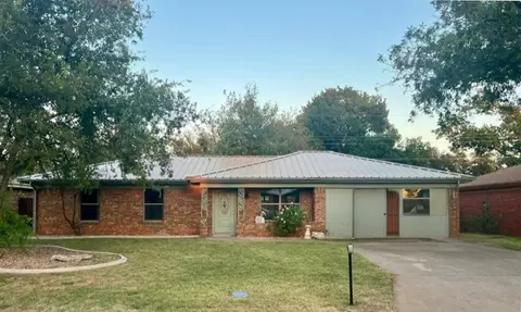 226 Nottingham Trl, San Angelo, TX 76901